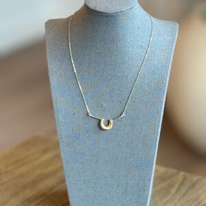 Elegant Gold Necklace with Pendant